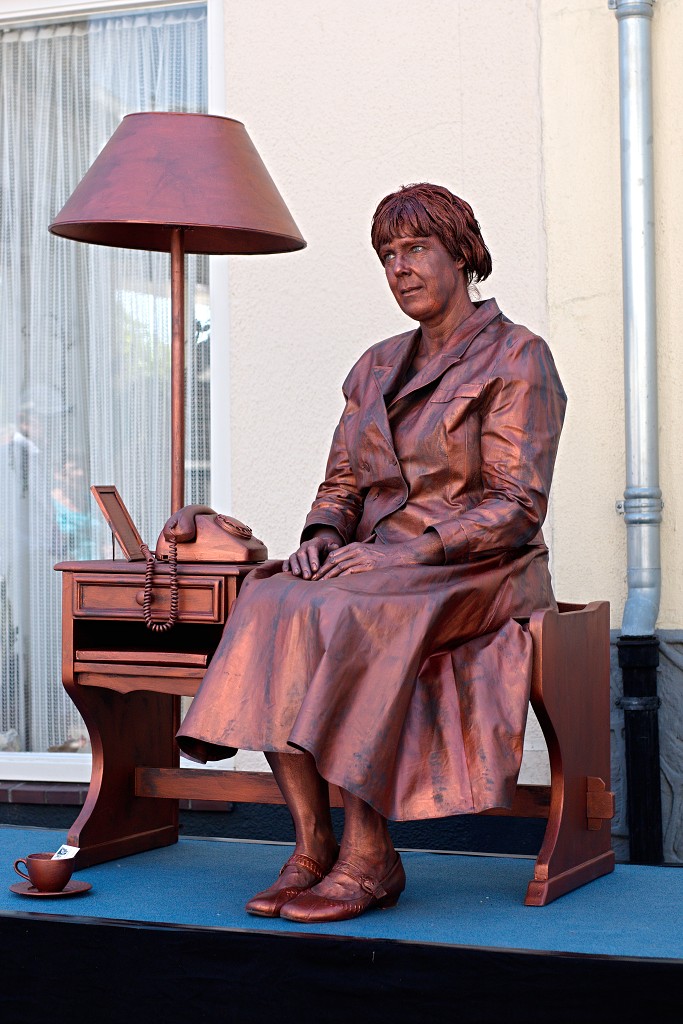 valkenburg living statue levend standbeeld evenement event festival festiviteit kunst art straatkunst streetart artiest beeld beeldhouwwerk